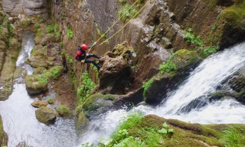 Kayak Pico Azul:  Espeleo, Barrancos y Rappel