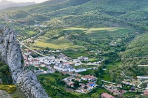 VÍA FERRATA VALDETORNO EN SAHELICES DE SABERO0