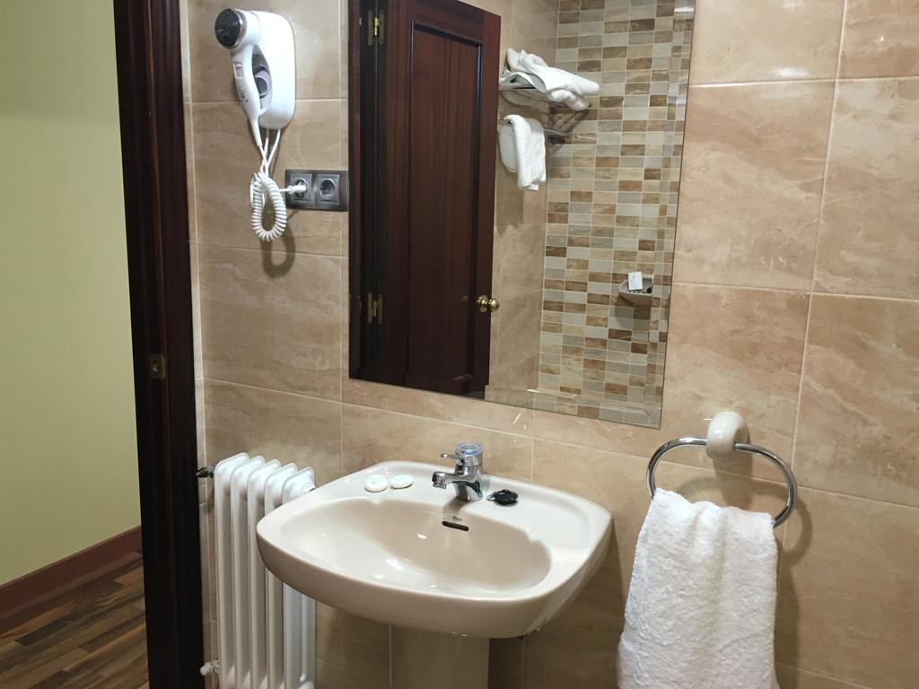 Hostal Sainz1