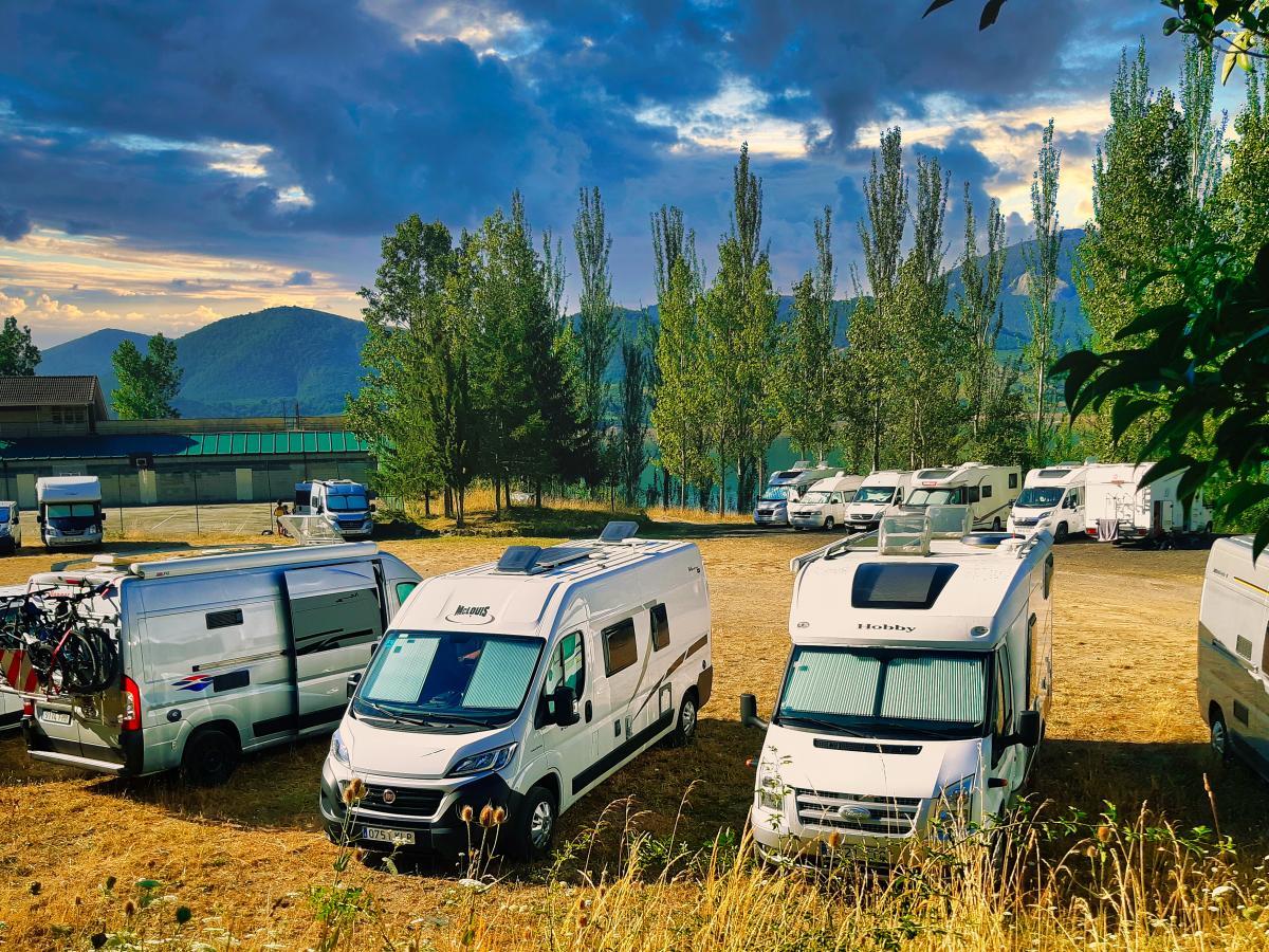 Estacionamiento para autocaravanas Riaño1