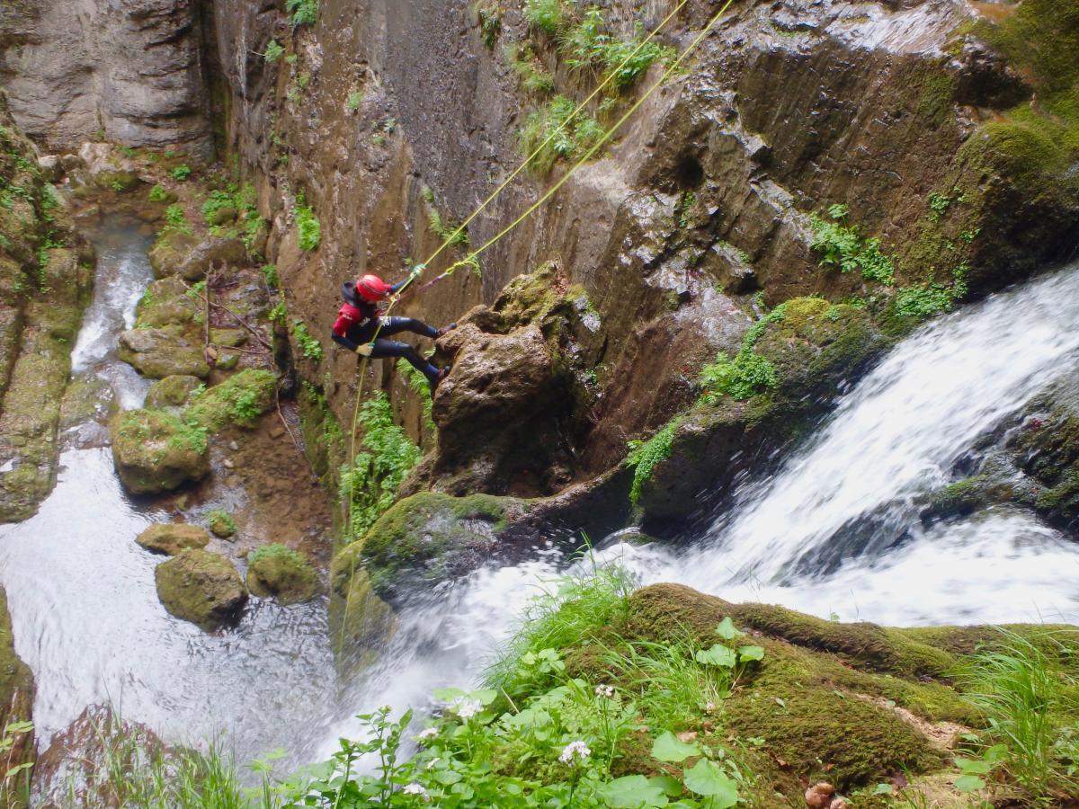 Kayak Pico Azul:  Espeleo, Barrancos y Rappel0