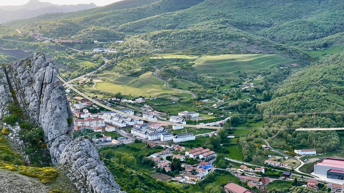 VÍA FERRATA VALDETORNO EN SAHELICES DE SABERO0